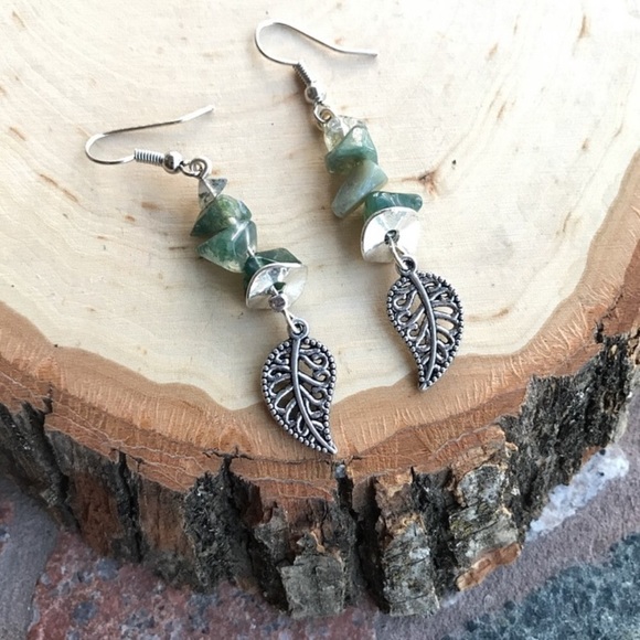 Leaf gemstones earrings . Genuine green moss agate stones & silver leaf charms - Picture 5 of 9